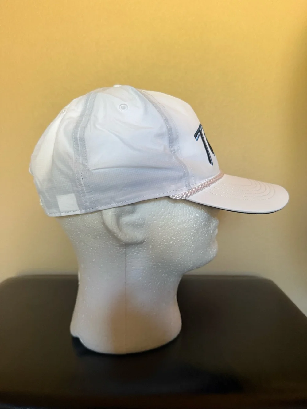 Tennessee Titans White Baseball Cap - Official Team Hat